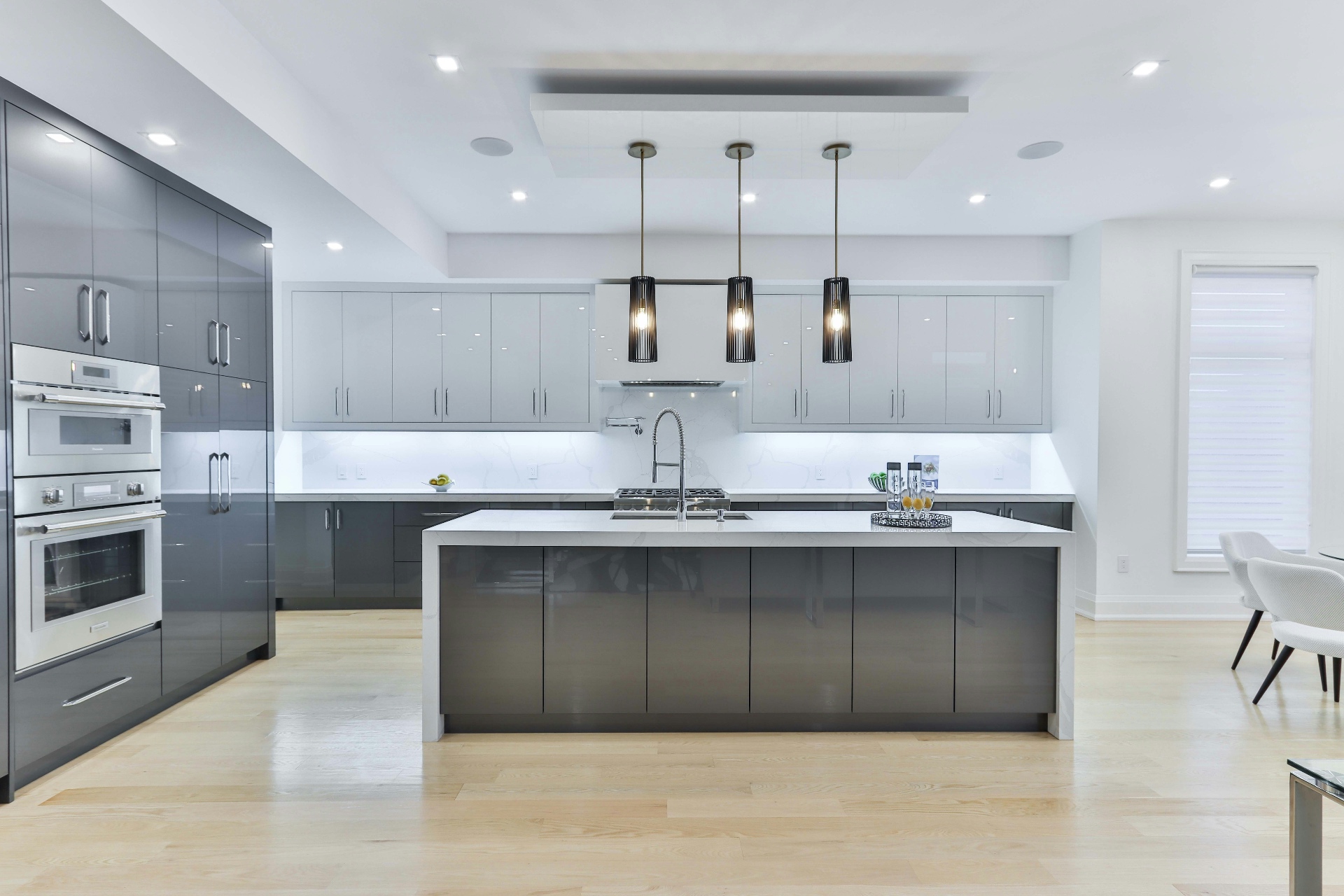 Glossy Grey Island