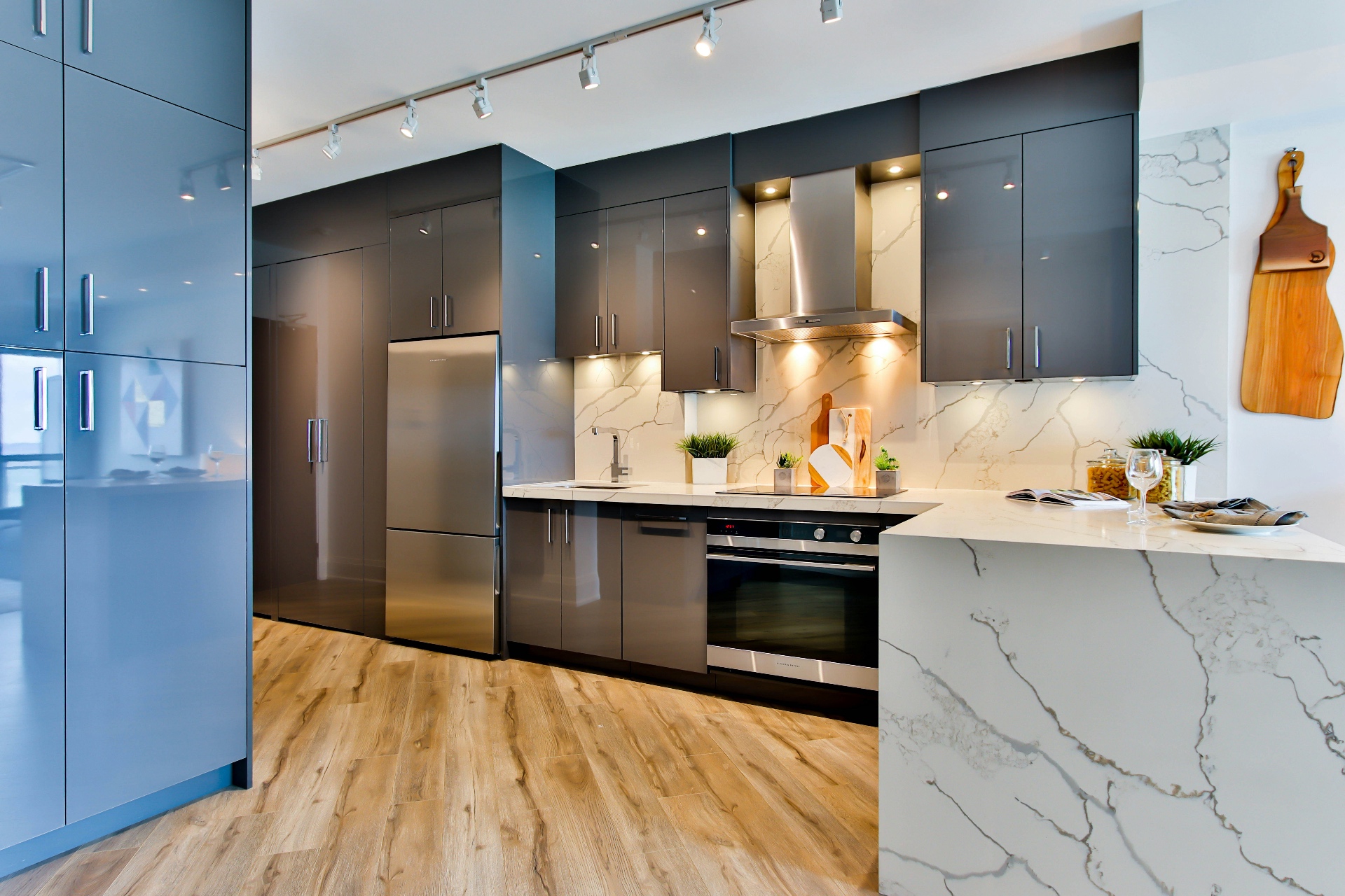 Marble Waterfall Counter